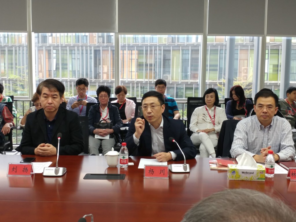 區黨委副書記、管委會主任楊川發言_meitu