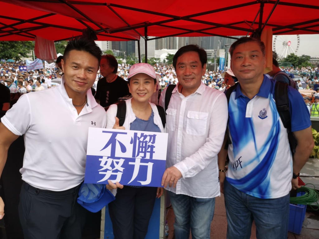 左起：朱鼎健、葛珮帆、王文漢
