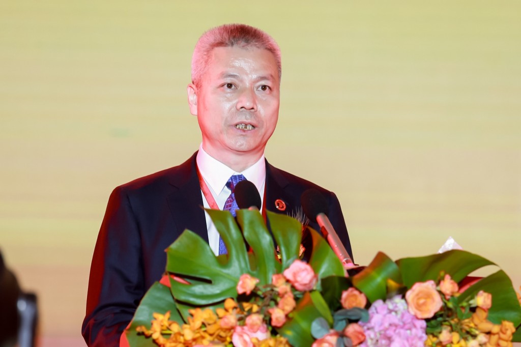 深圳市汕頭商會會長鄭基明致辭