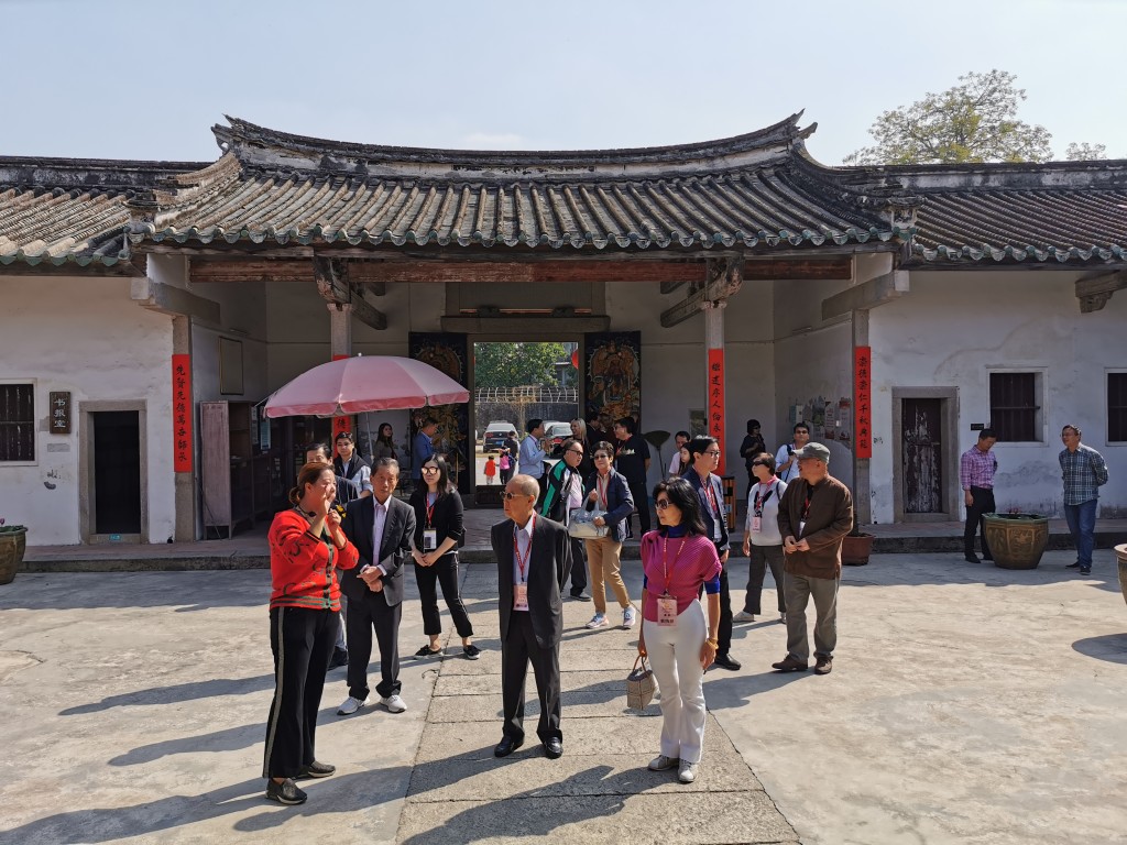 25. 訪問團參觀普寧古寨德安里