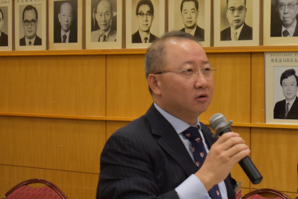 會董姚逸明提問s
