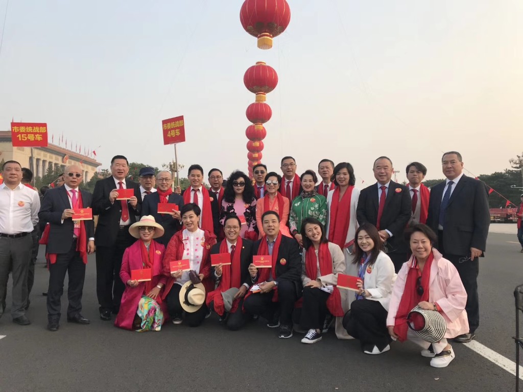 本會名譽顧問馬清楠（第二排左四）與其他代表一起合照