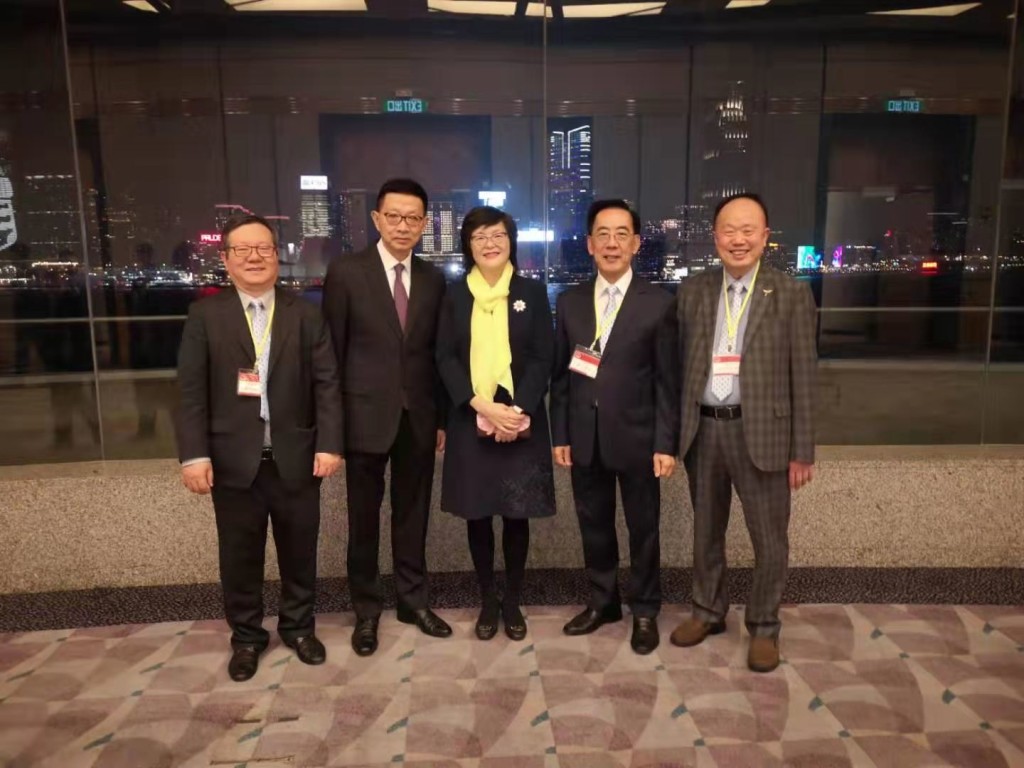 左起：本會常董馬介欽、名譽顧問方平、汕頭市委統戰部部長陳麗雯、副會長蔡少偉、會董胡楚南
