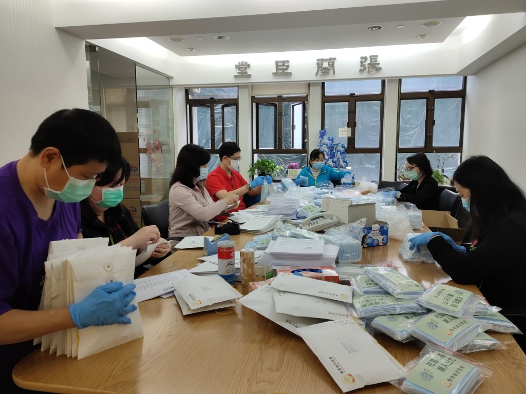 秘書處職員入口罩寄本會全體會員