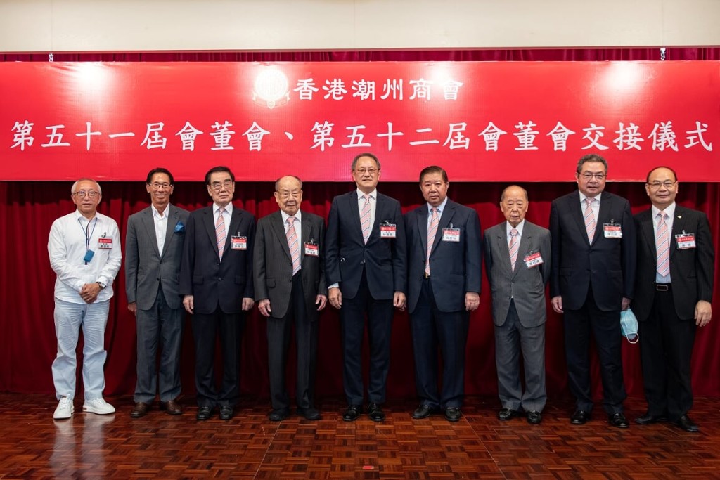 本會資深會長與第51屆、第52屆正副會長合照。左起：鄭敬凱、陳智文、許學之、陳偉南、林宣亮、黃書銳、蔡衍濤、陳幼南、陳強