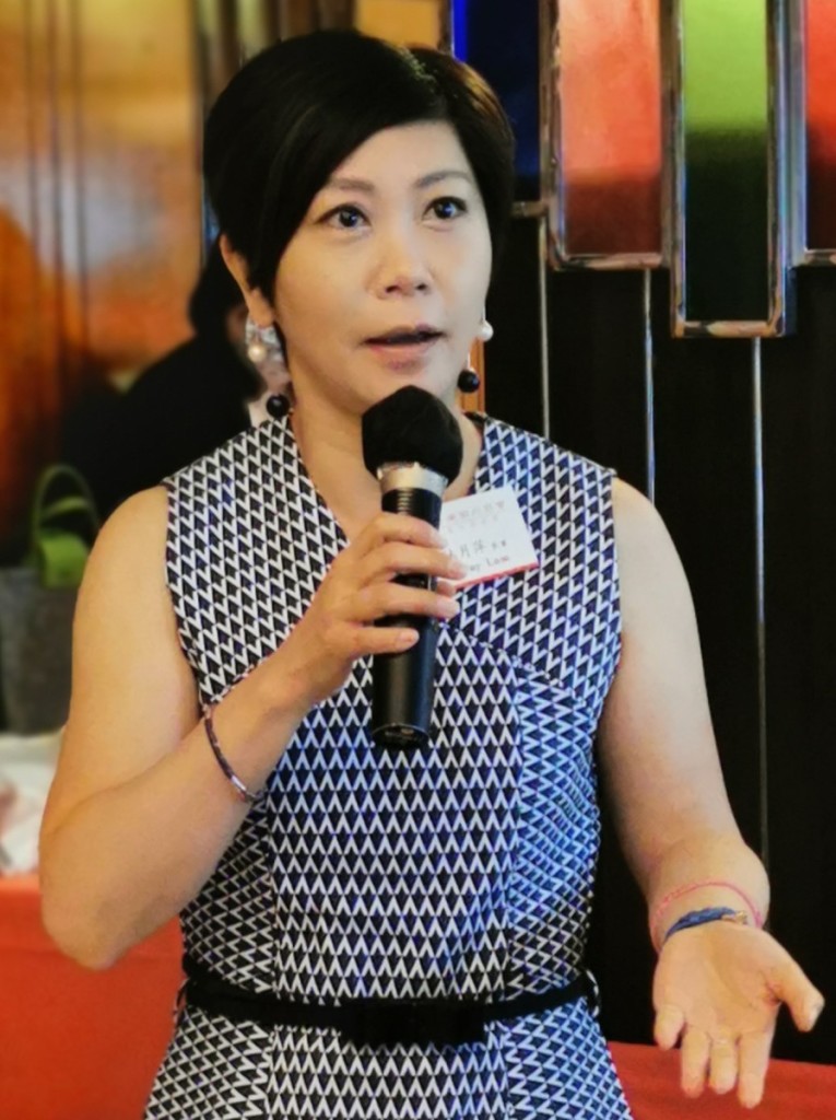 林月萍參事提出有關殘奧運動員是否隶属香港體育學院及有關劍擊比賽評分制度等問題。s