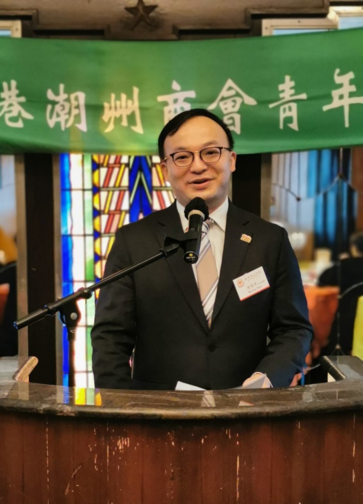 柯家洋主任主持午餐會，向與會者報告青委近期的活動事項s