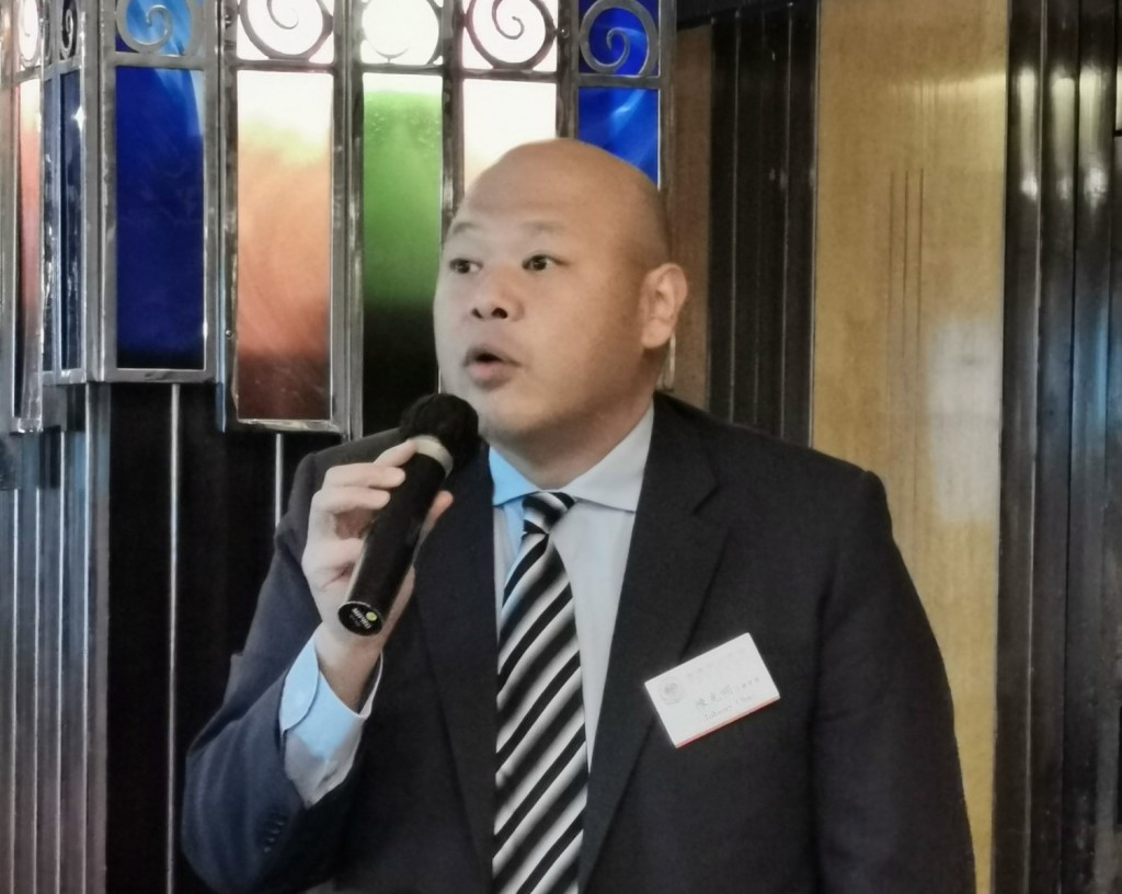 陳光明名譽參事就有關體育產業及商界如何配合事宜提問。s