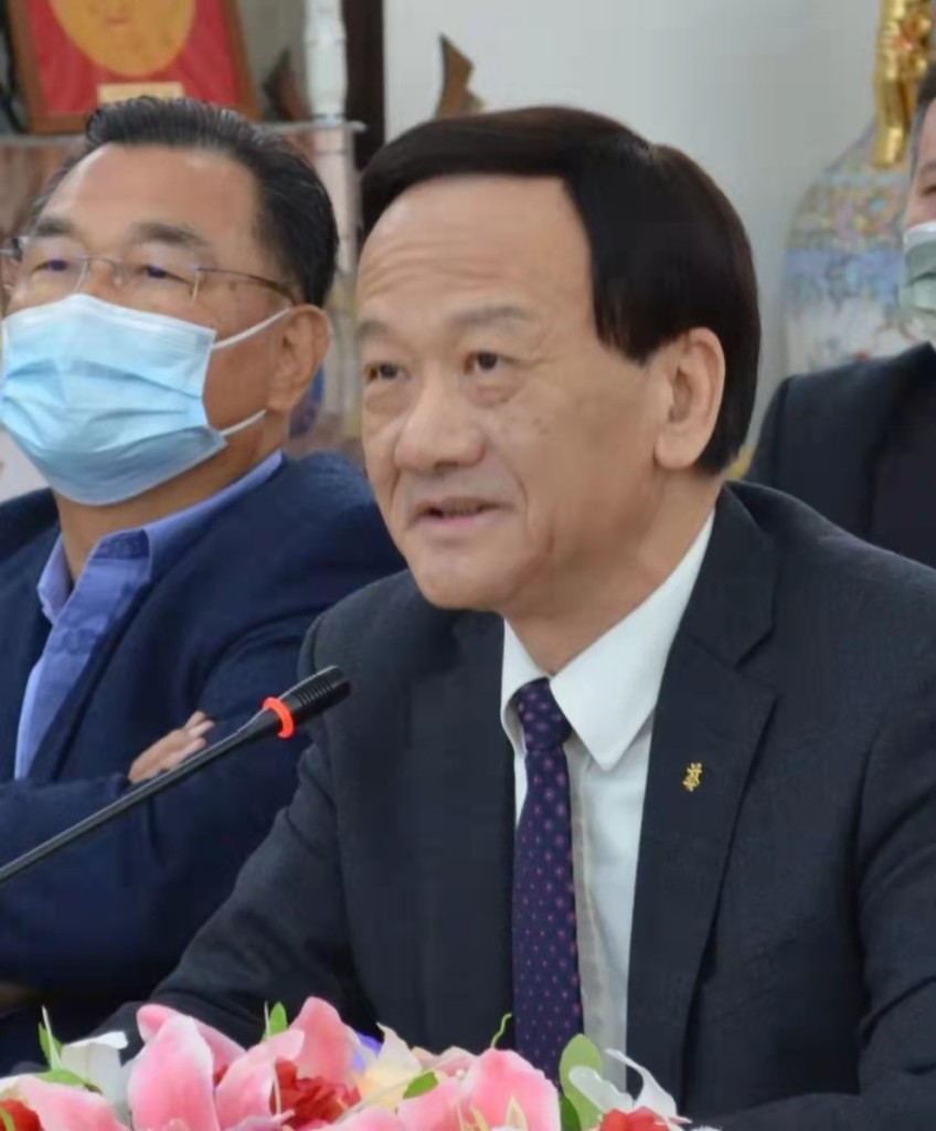 13 澳門潮屬社團總會主席劉藝良發言。