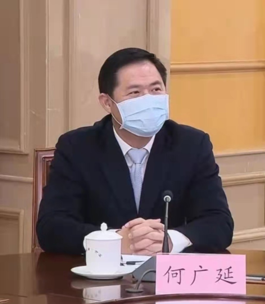 2 潮州市何廣延市長向港澳及海外鄉親致新春祝福。