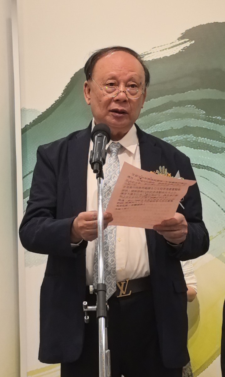 3 本會吳哲歆榮譽顧問代表香港潮州商會向是次畫展表示最熱烈的祝賀