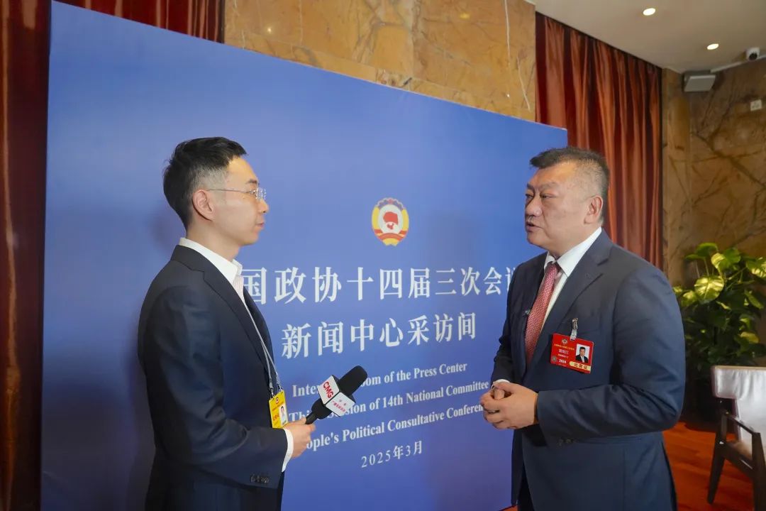 5. 胡劍江_接受央視採訪
