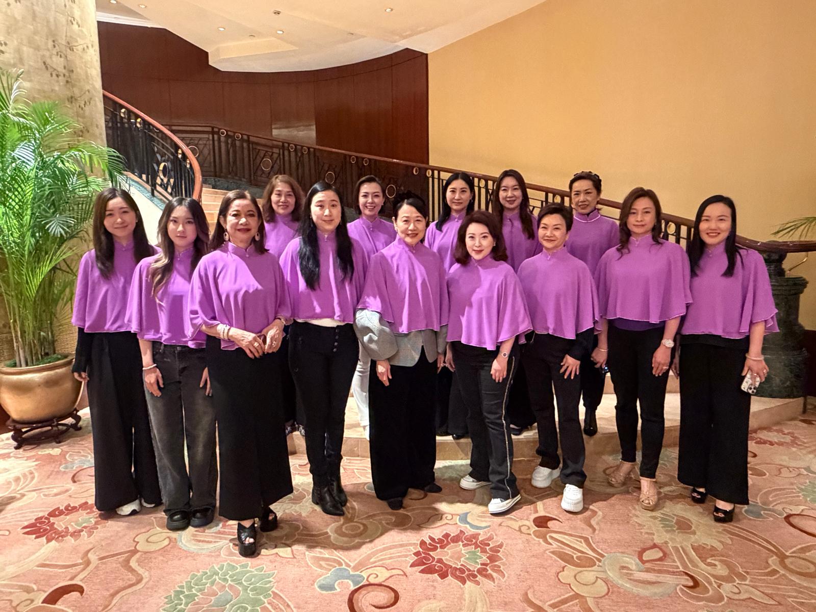 本會婦委表演團隊合照