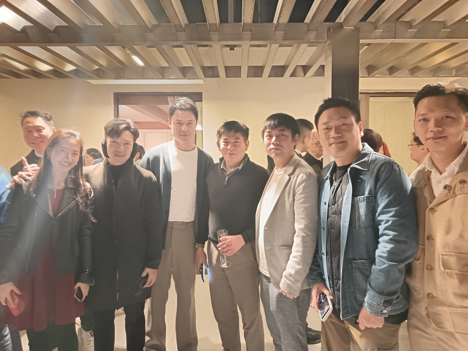 青委與總領事合照