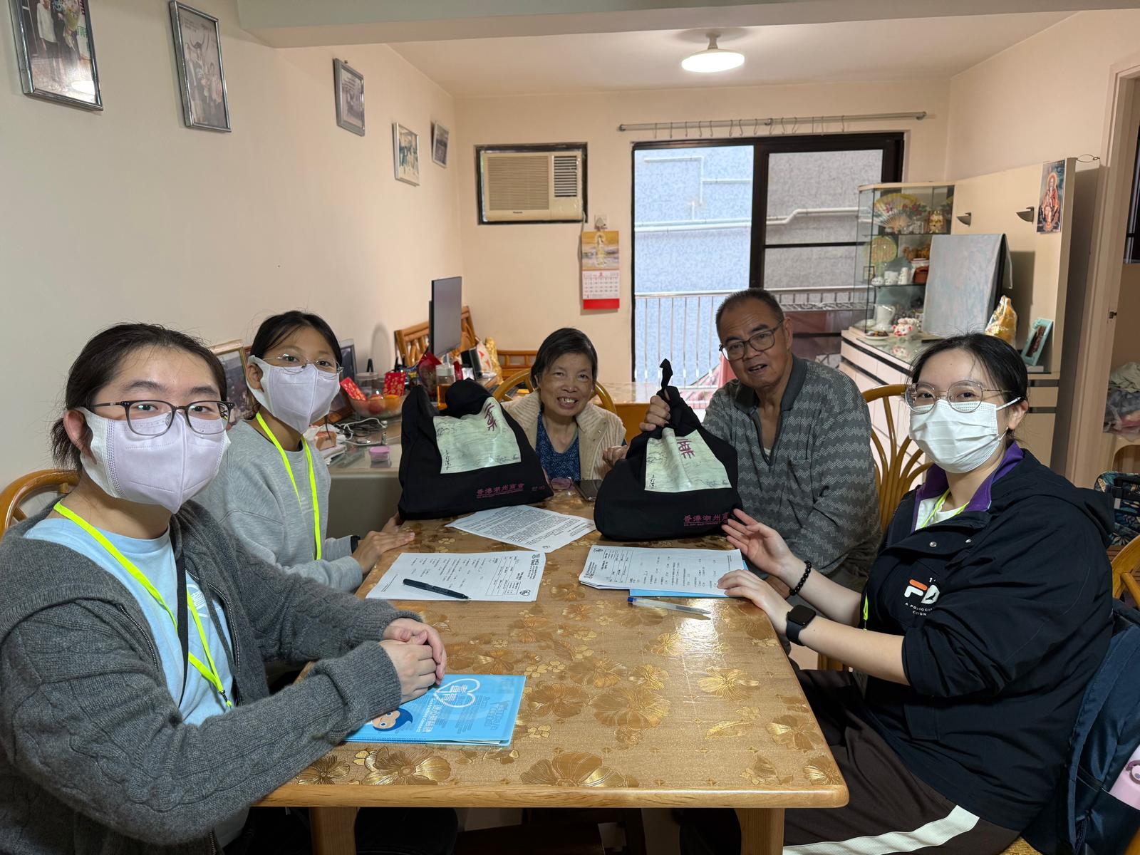 香港大學學生義工探訪梅窩長者4
