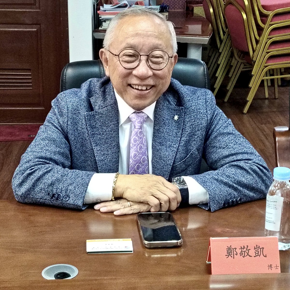 香港潮州商會副會長鄭敬凱博士致辭。